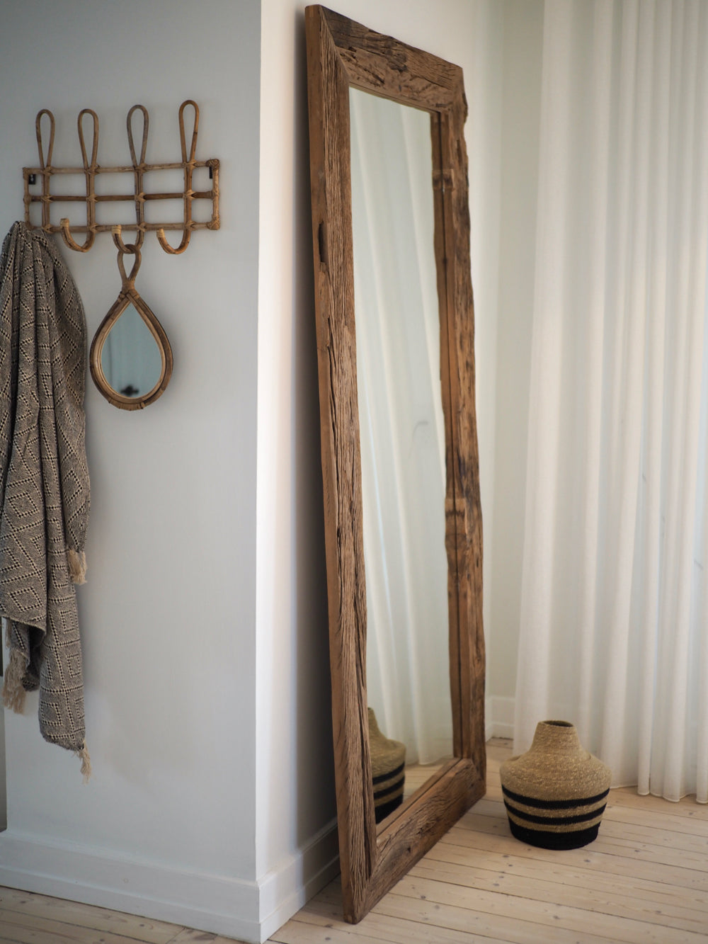 Spejl med bambus kant