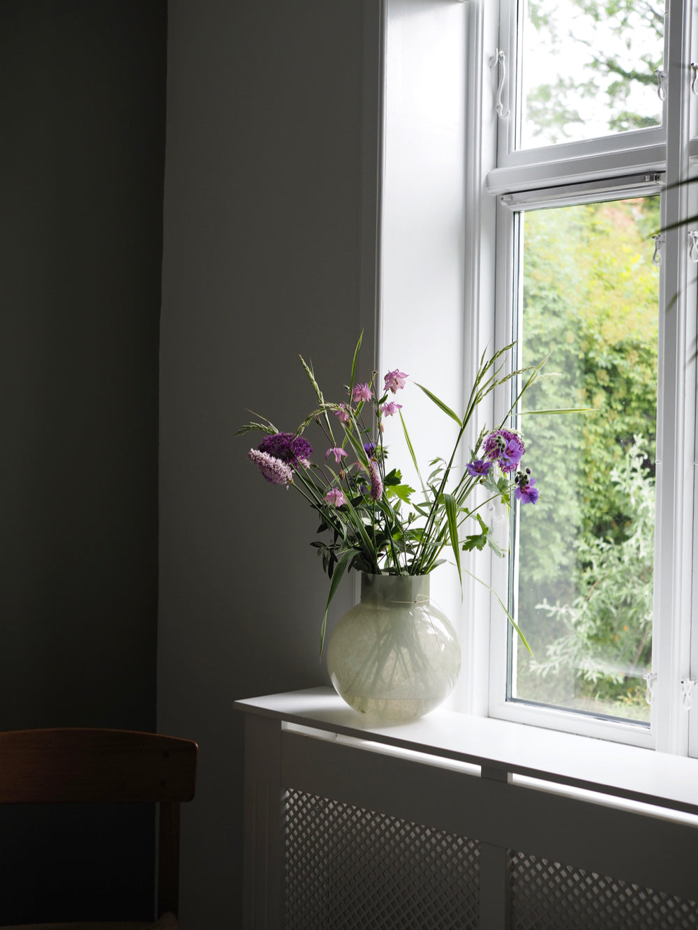 Rund grøn glasvase, 25 cm