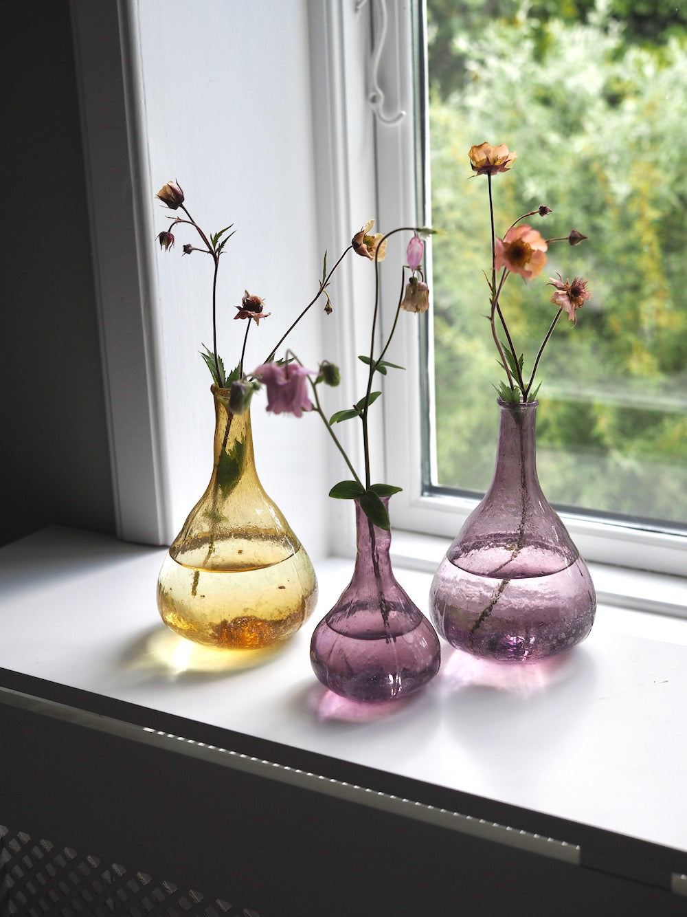 Stor lilla glasvase af genbrugsglas