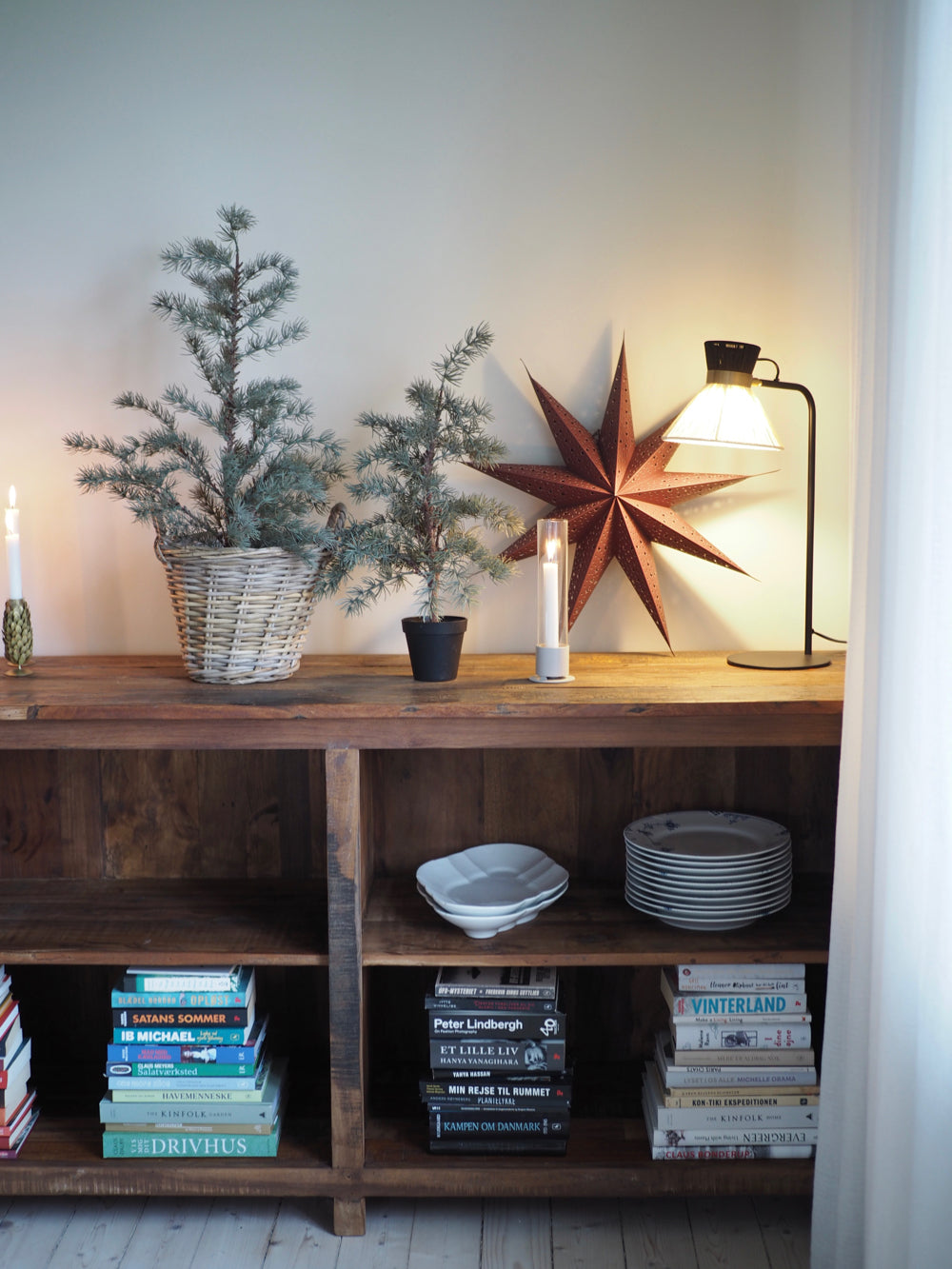 Lysestage med glascylinder, lys grå