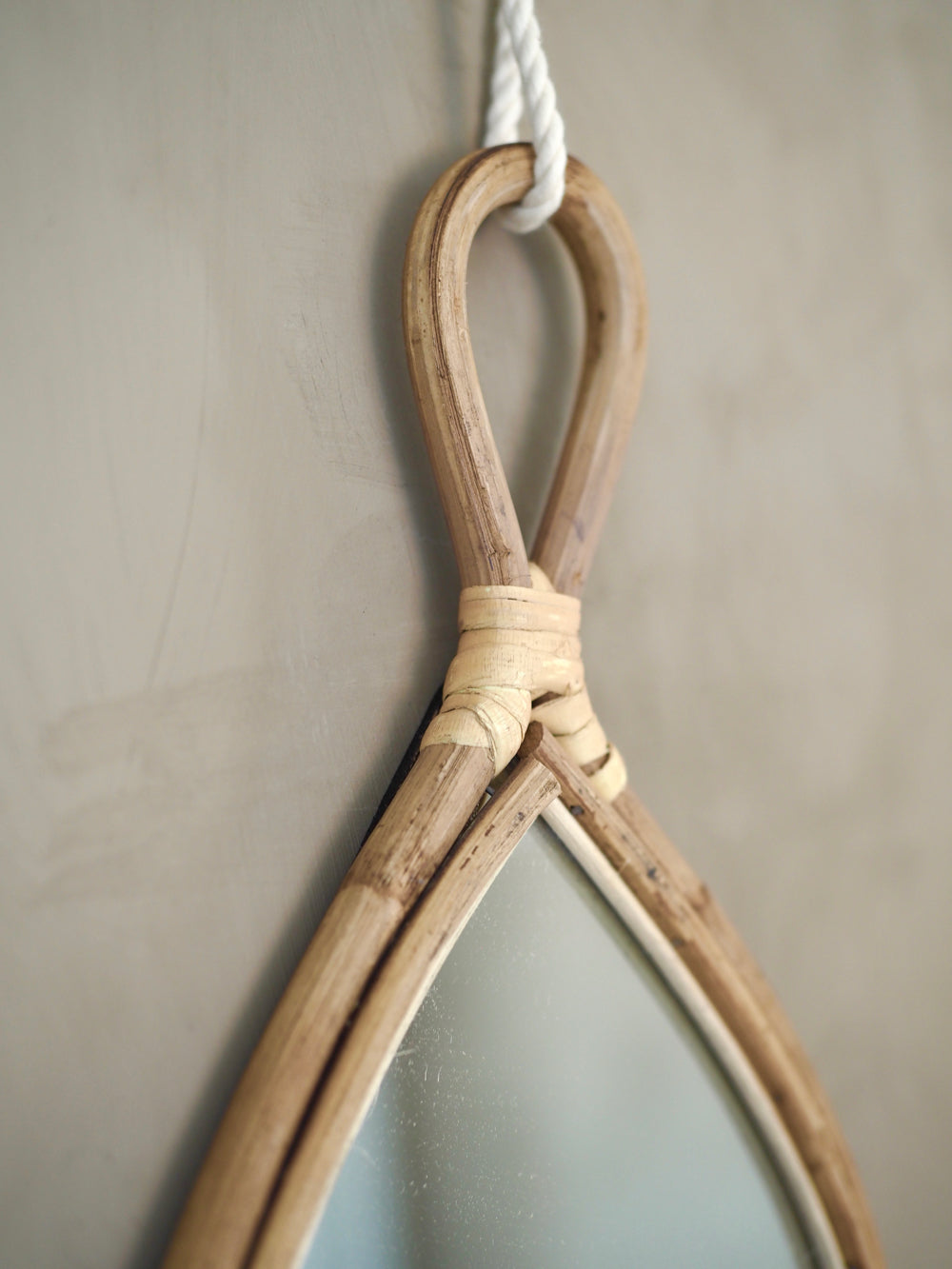 Spejl med bambus kant