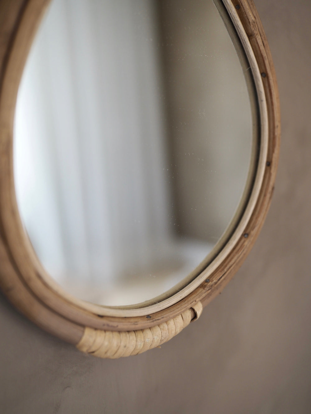 Spejl med bambus kant
