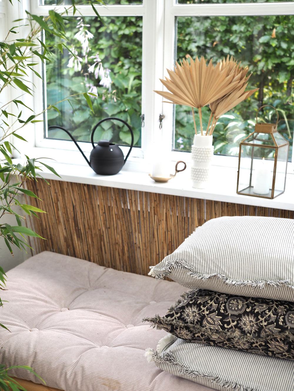 Pudebetræk med frynser, sort, grå, sand