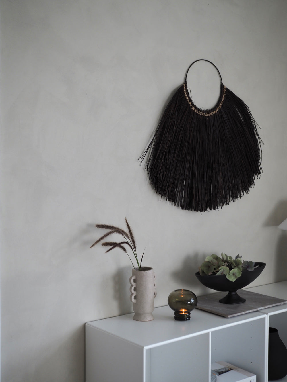 Råhvid vase med hank