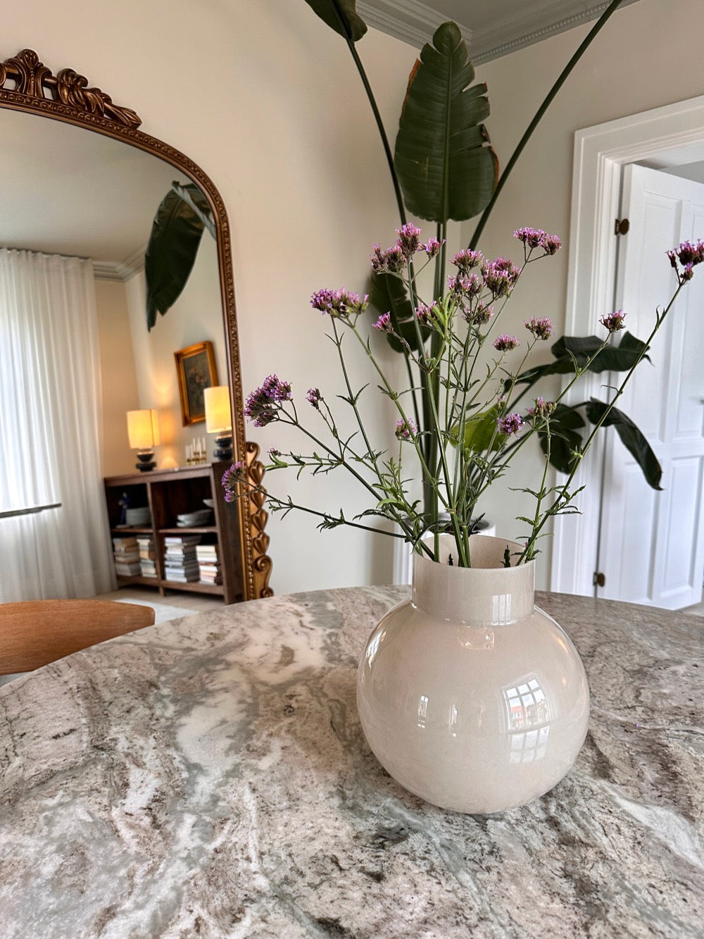 Rund beige glasvase 25 cm