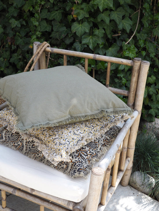 Pudebetræk med frynser, sort, grå, sand