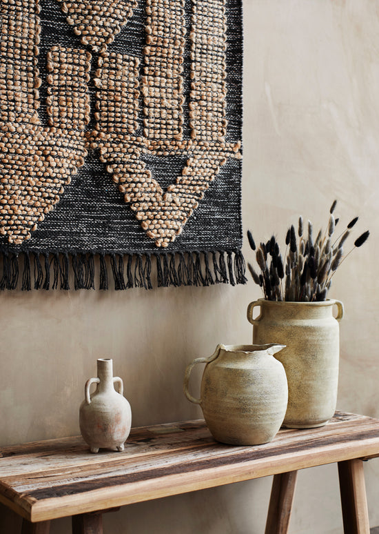 Lys terracotta vase